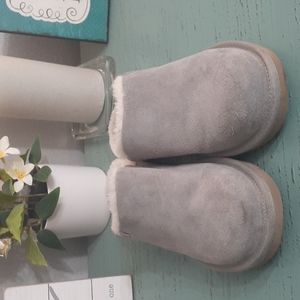 KOOLABURRA SLIPPERS SZ 7 WOS